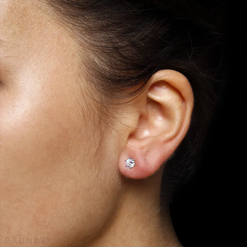 1.00 quilates pendientes diamantes clásicos en platino con seis garras 