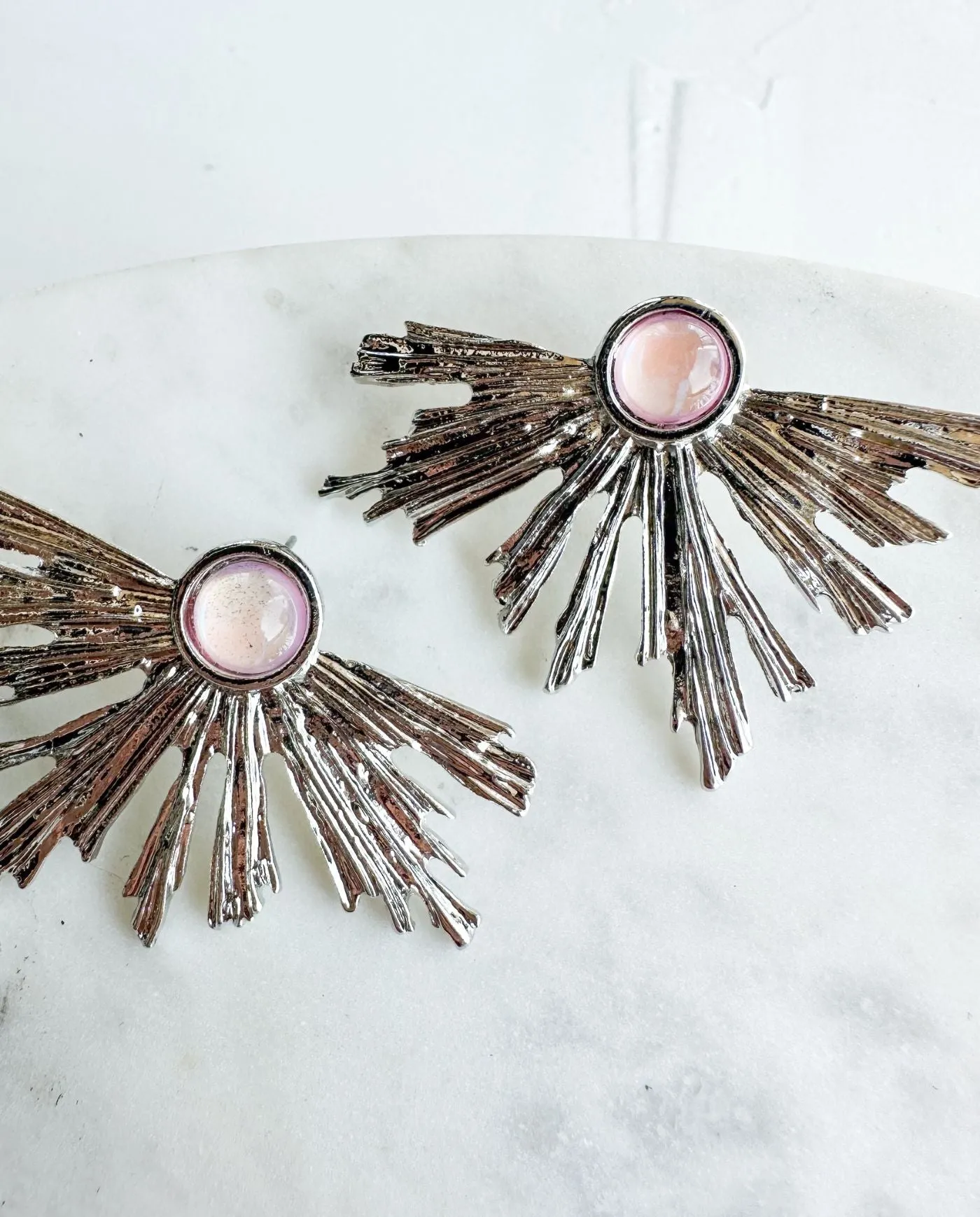 Aros Abanico y Piedra Tornasol Plateado