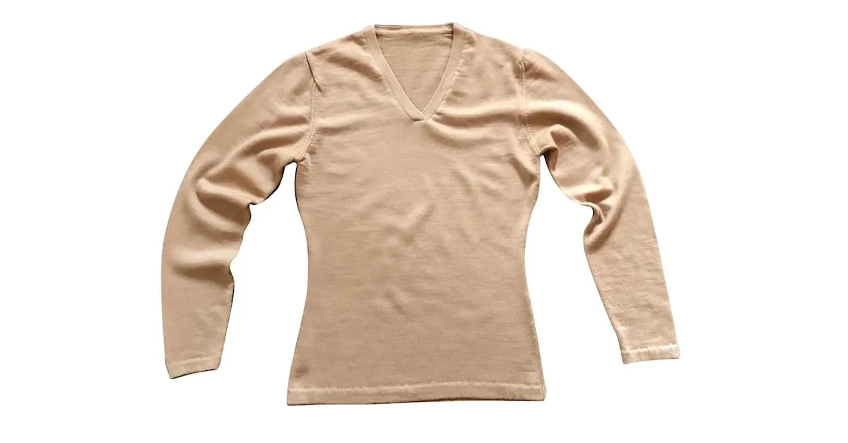 AUTRE MARQUE SUéTER BEIGE CON CUELLO EN V  100% DE LANA EXTRA SUAVE 
