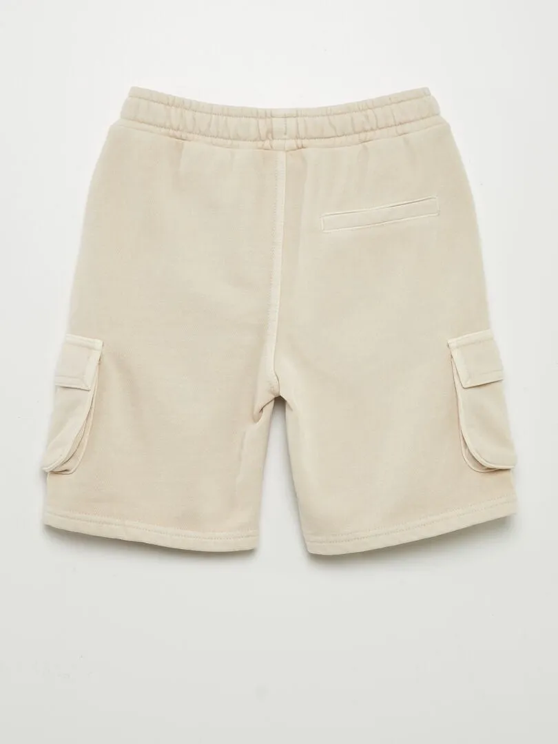 BERMUDAS CON BOLSILLOS EN LOS LATERALES  GRIS