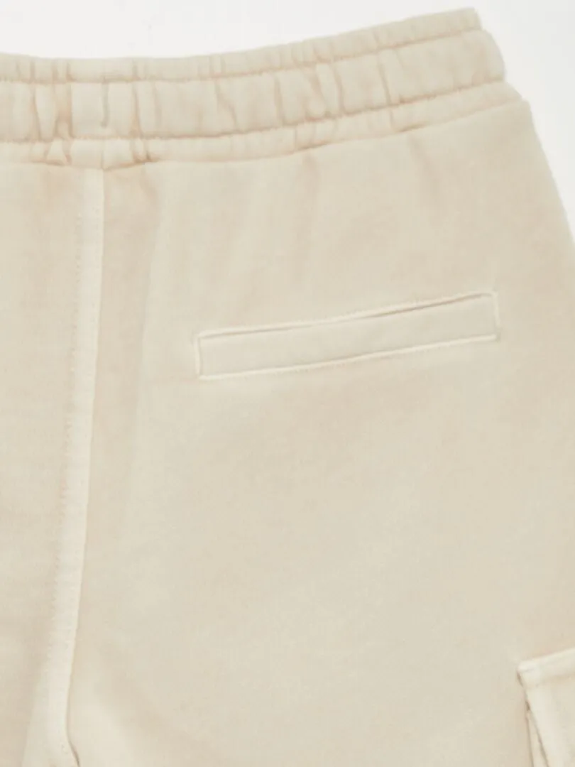 BERMUDAS CON BOLSILLOS EN LOS LATERALES  GRIS