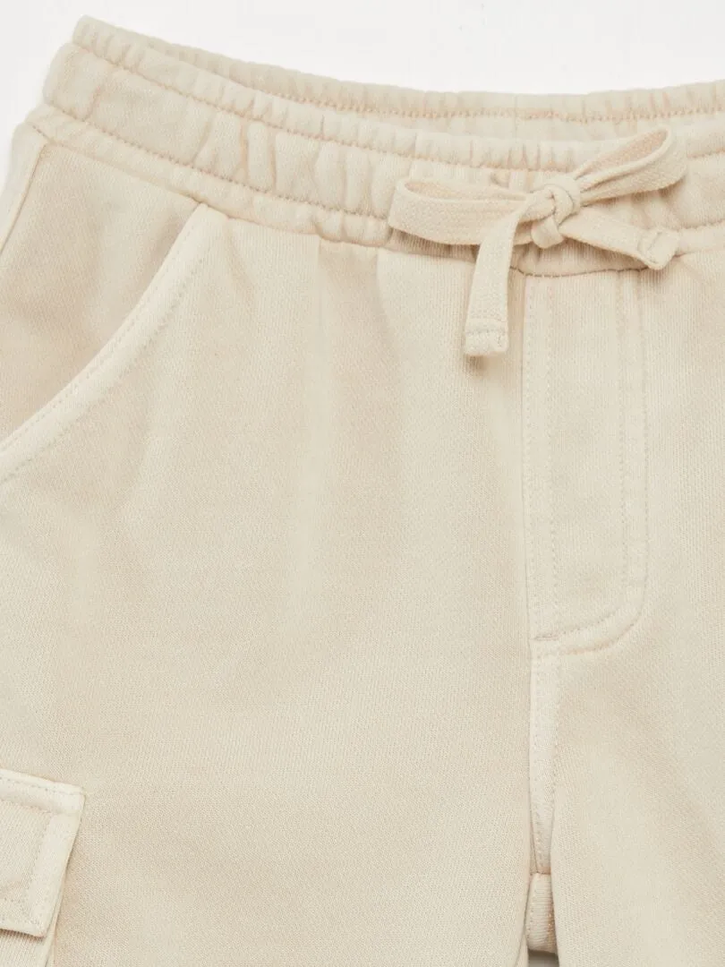 BERMUDAS CON BOLSILLOS EN LOS LATERALES  GRIS