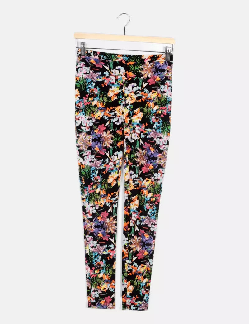 Bershka Legging negro estampado floral