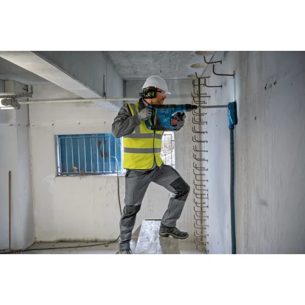BOSCH  GBH 18V40 C  MARTILLO PERFORADOR SDSMAX SIN BATERíAS Y CARGADORES, LIION, 18 V,  AH, 9 J, CAJA ESPECIAL