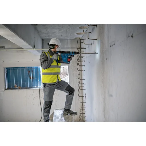 BOSCH  GBH 18V40 C  MARTILLO PERFORADOR SDSMAX SIN BATERíAS Y CARGADORES, LIION, 18 V,  AH, 9 J, CAJA ESPECIAL
