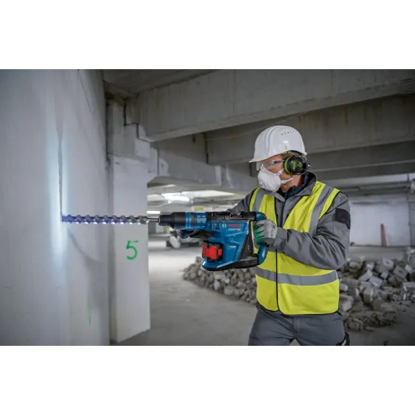 BOSCH  GBH 18V40 C  MARTILLO PERFORADOR SDSMAX SIN BATERíAS Y CARGADORES, LIION, 18 V,  AH, 9 J, CAJA ESPECIAL