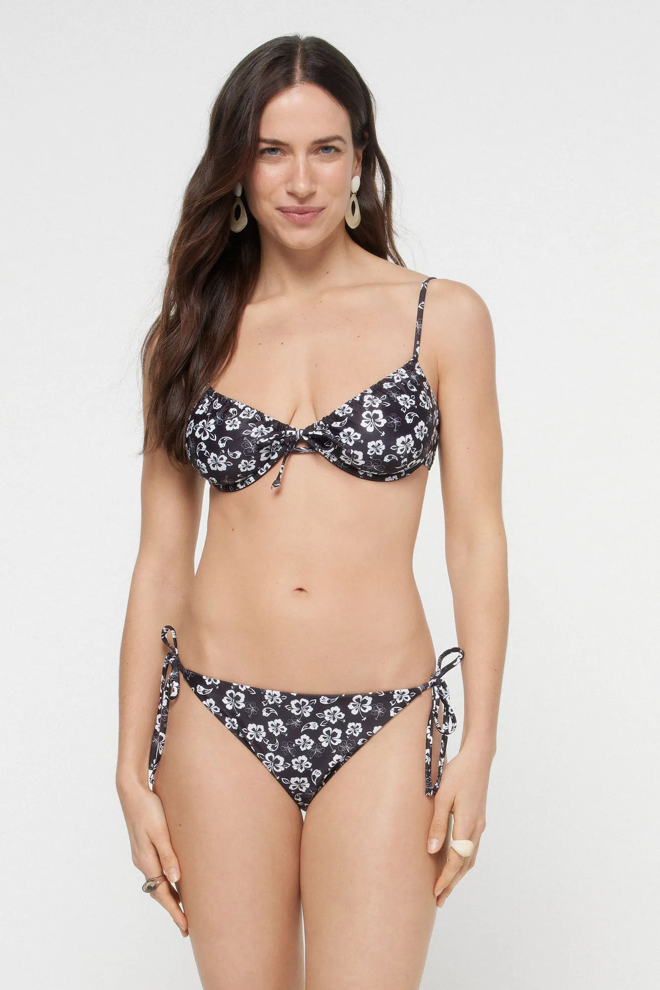 Braguita de bikini lazo