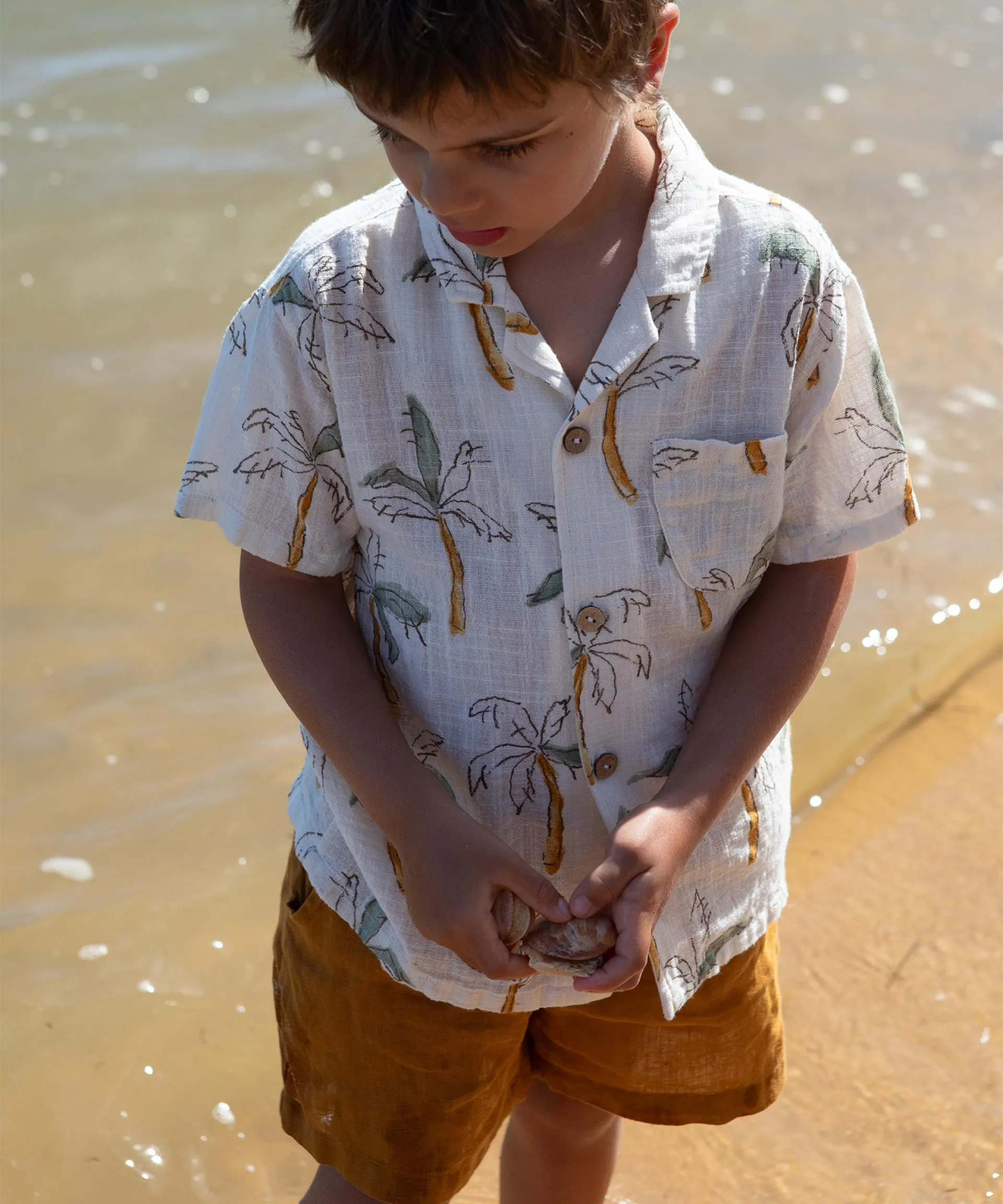Camisa con estampado de palmeras | Textile Art