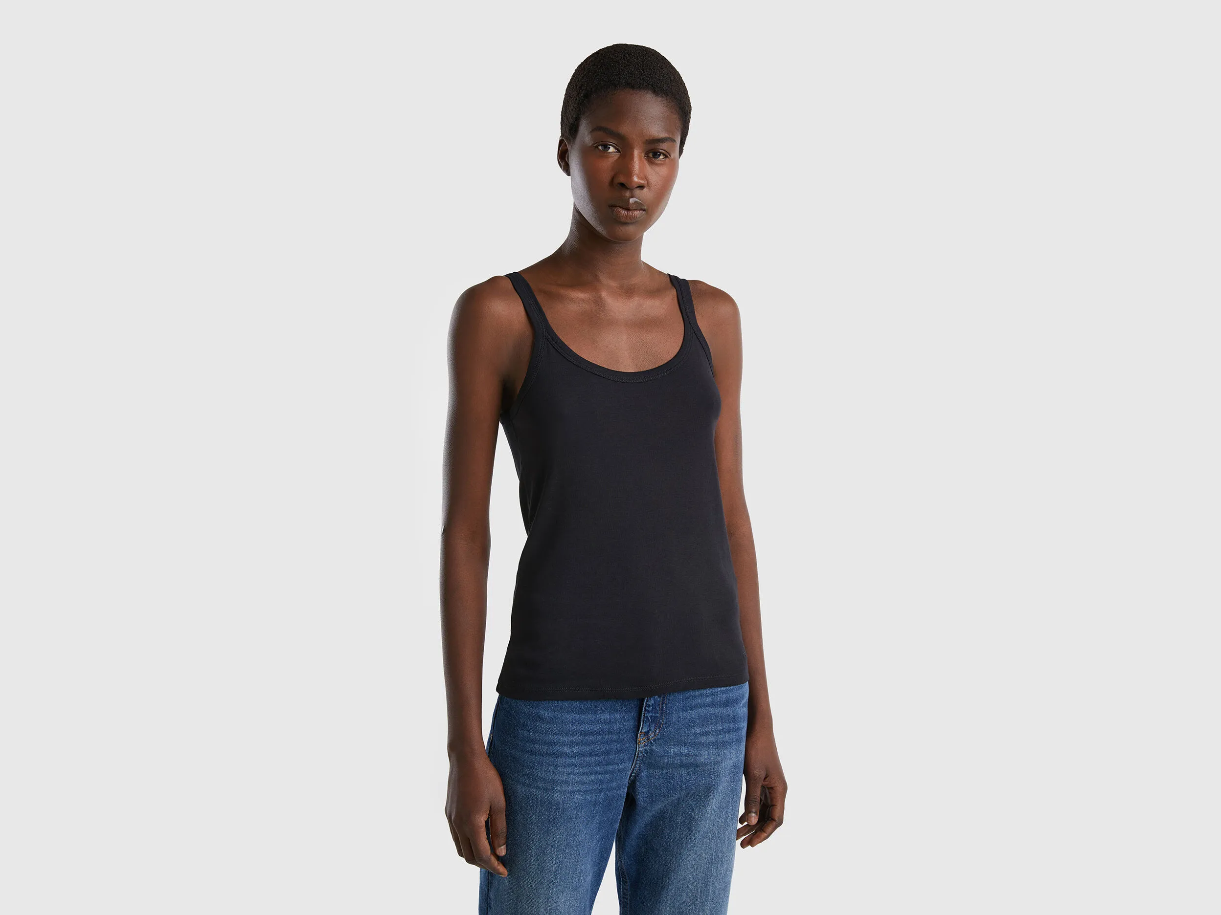 Camiseta de tirantes negra de 100 % algodón