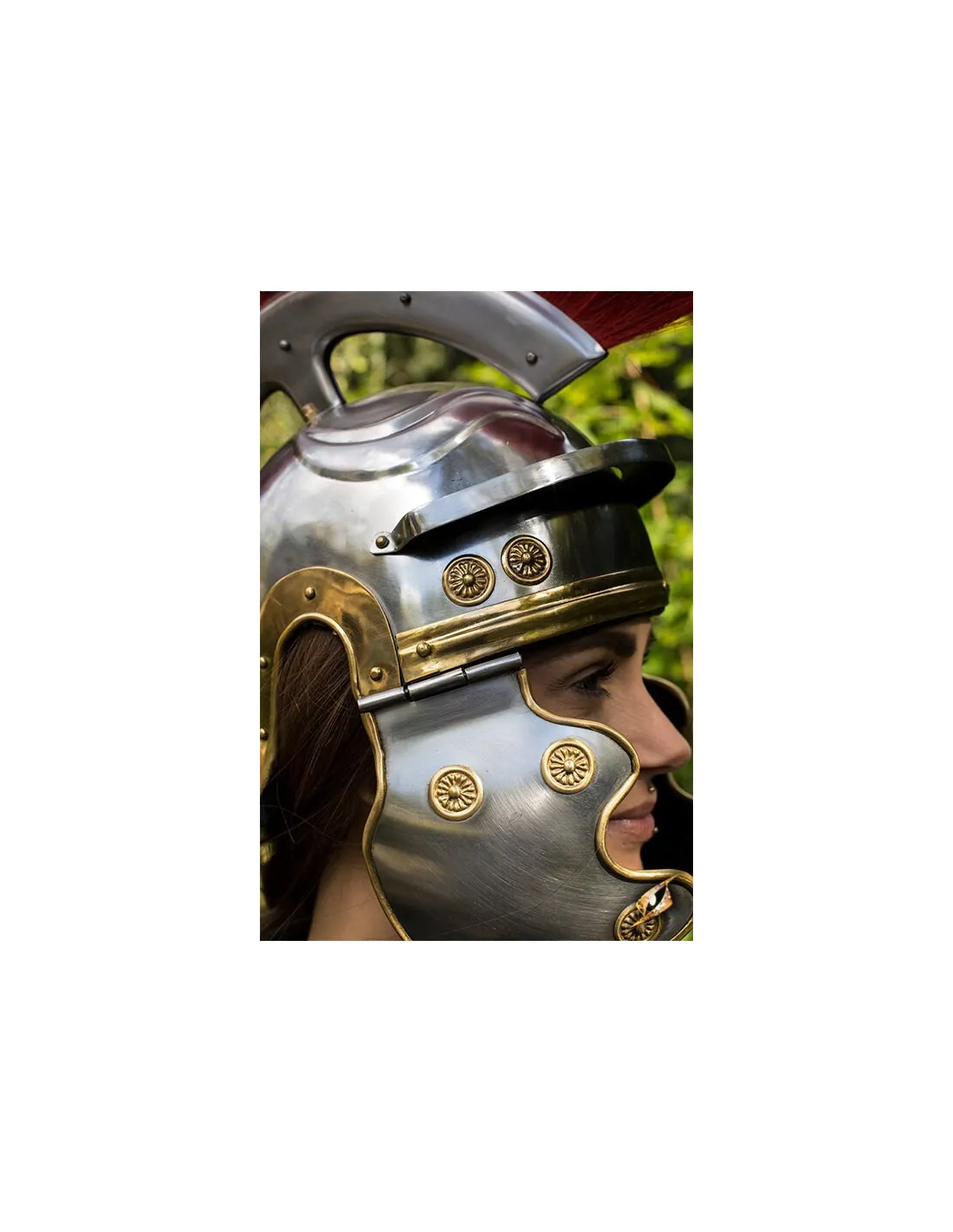 Casco clásico de legionario romano con penacho rojo