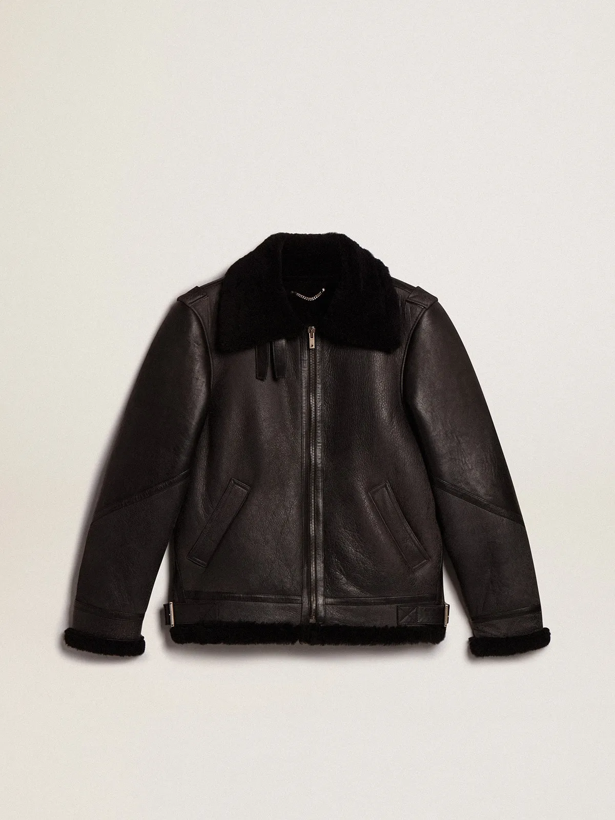 Chaquetón en lana de oveja de color negro