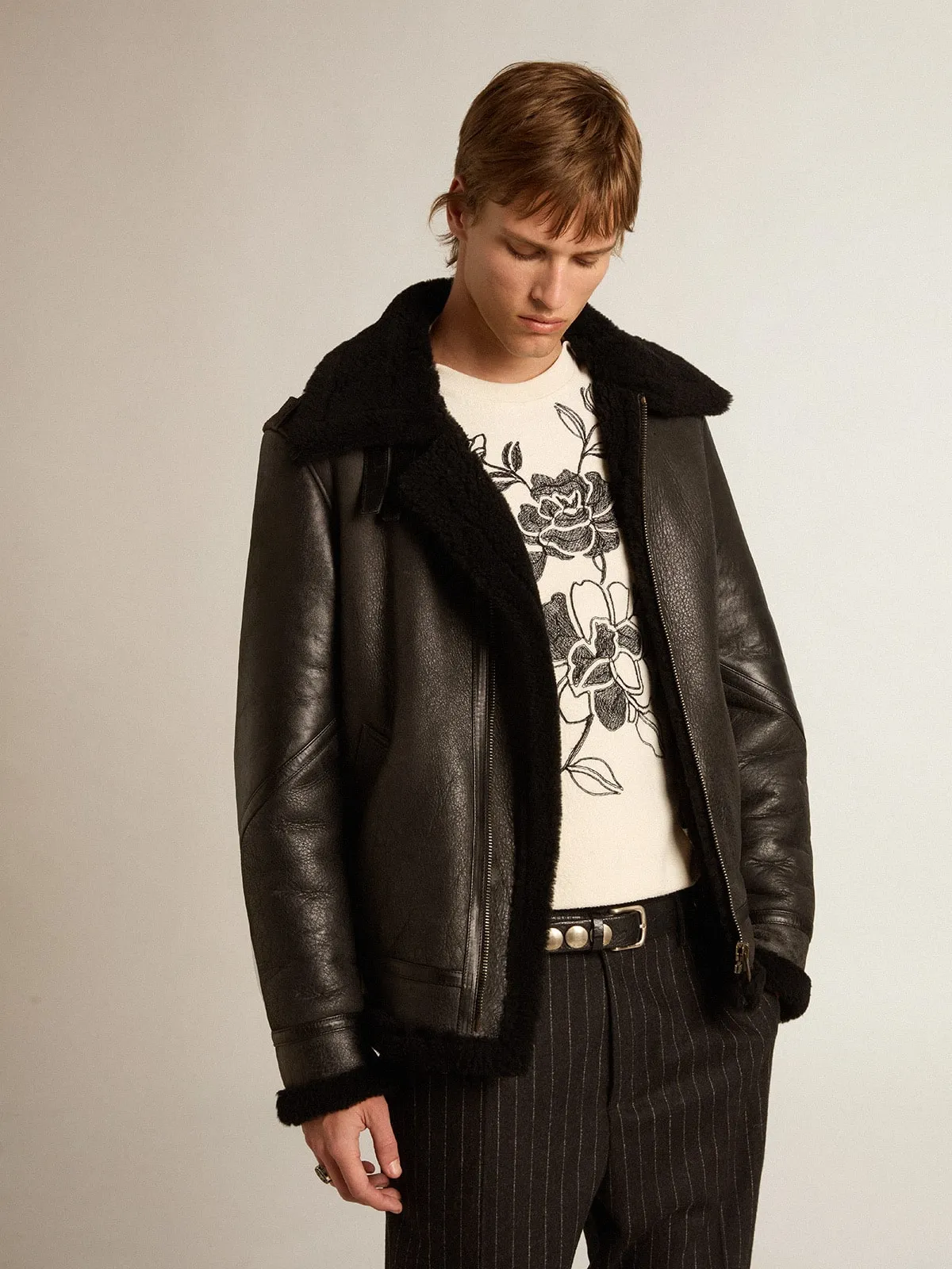 Chaquetón en lana de oveja de color negro