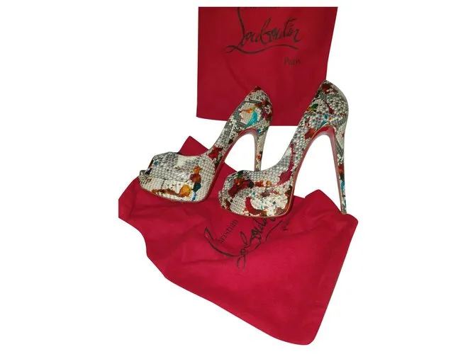Christian Louboutin Tacones Multicolor 