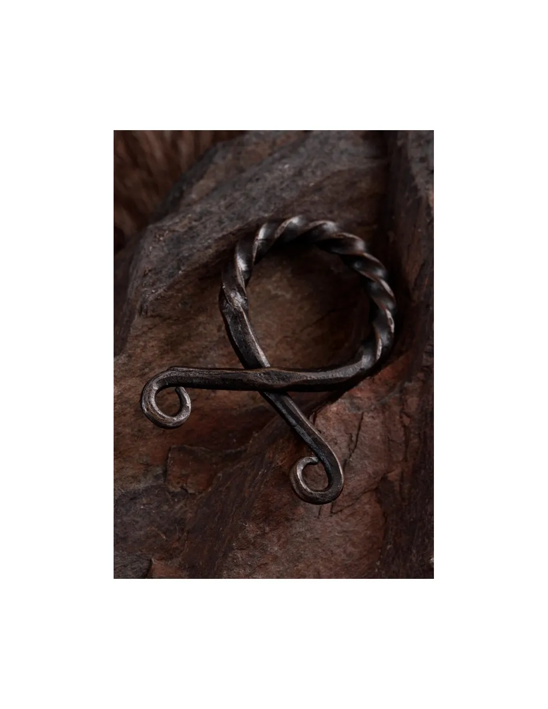 Colgante pequeño de cruz de troll de hierro, retorcido