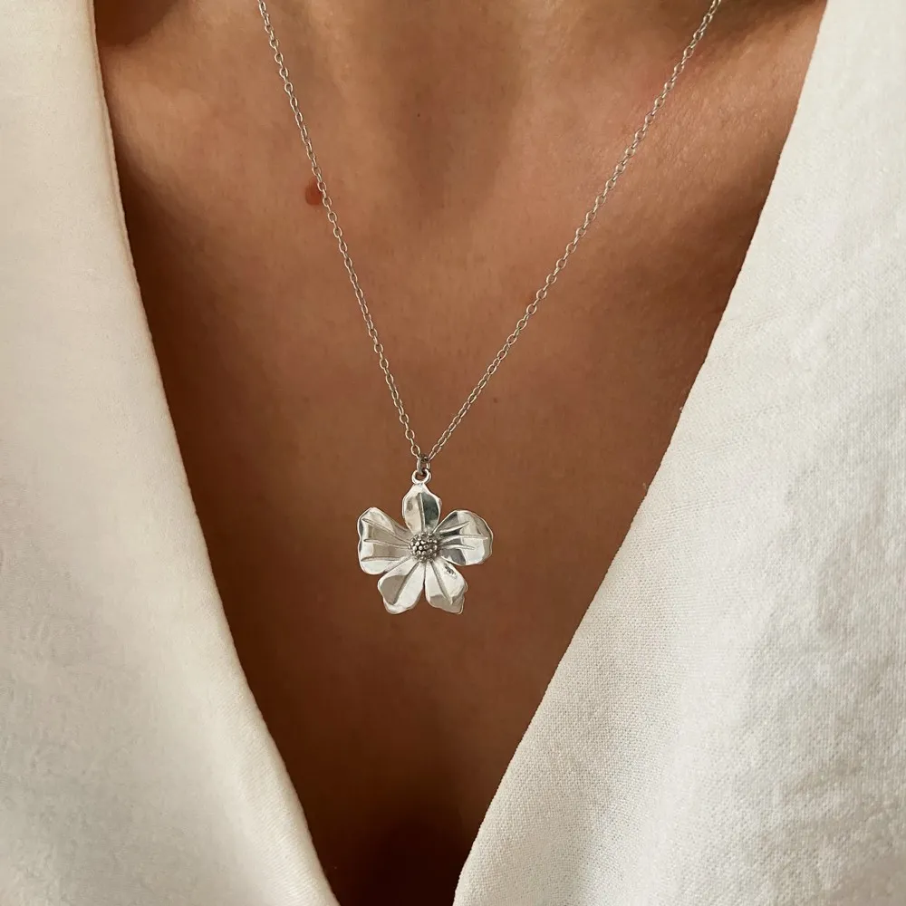 Collar Aralia