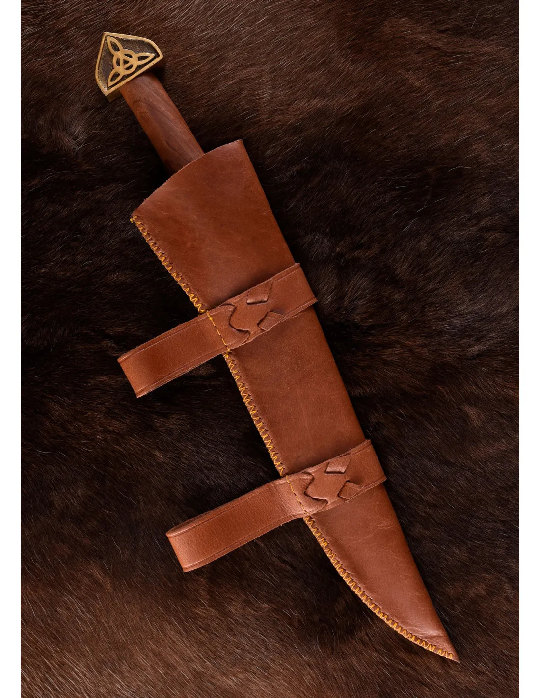 Daga vikinga tipo Seax, con vaina de cuero (49 cm.)