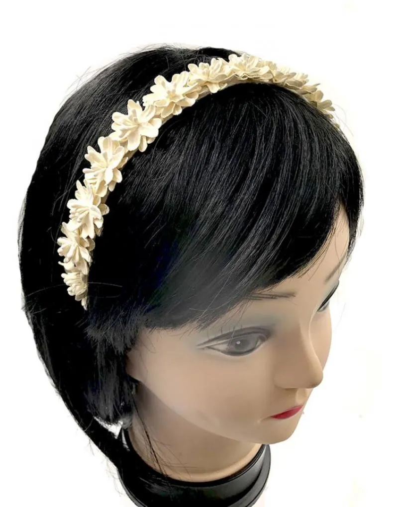 DIADEMAS BLANCAS PARA BODAS Y EVENTOS CON FLORECILLAS