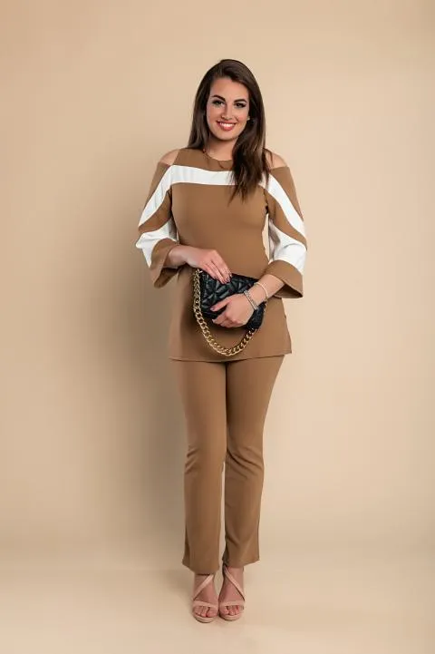 Elegante conjunto de camiseta y pantalón, camel