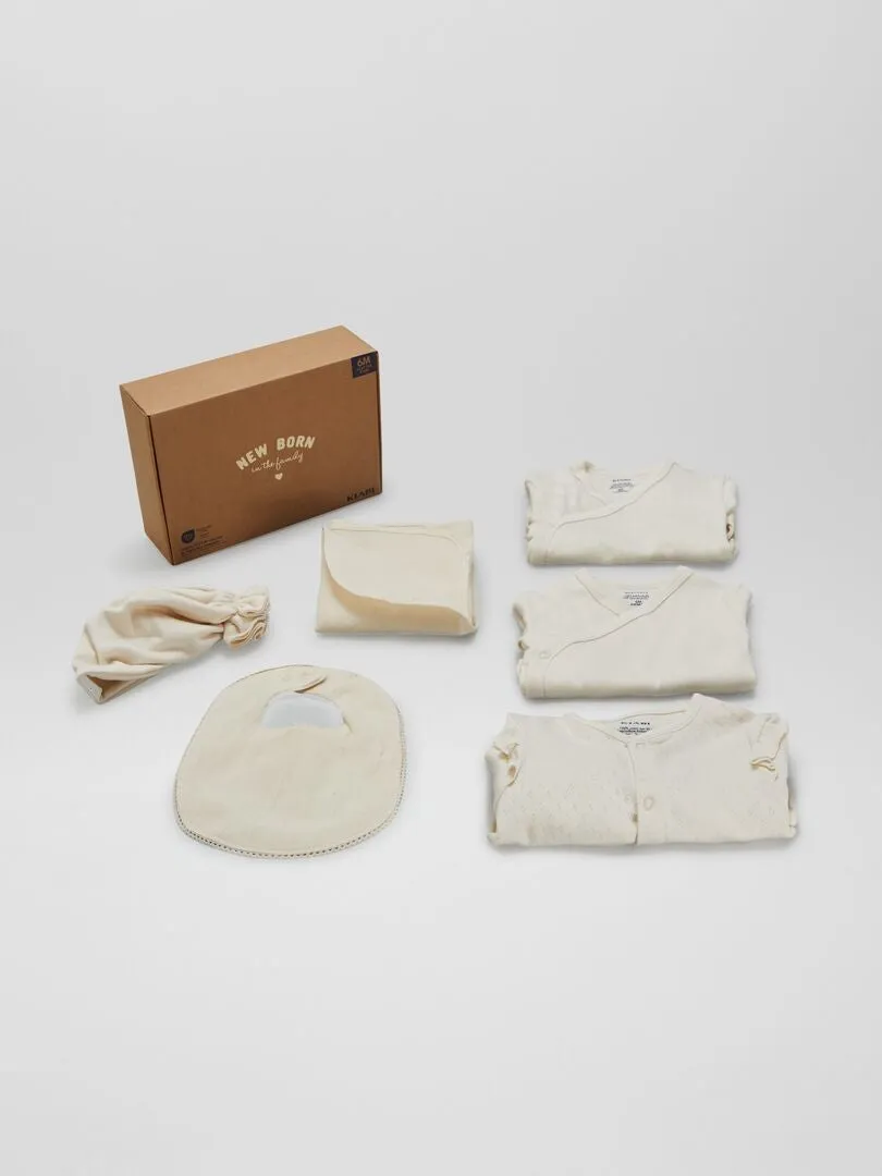 ESTUCHE RECIéN NACIDO UNISEX 'NEW BORN IN THE FAMILY'  6 PIEZAS  BEIGE