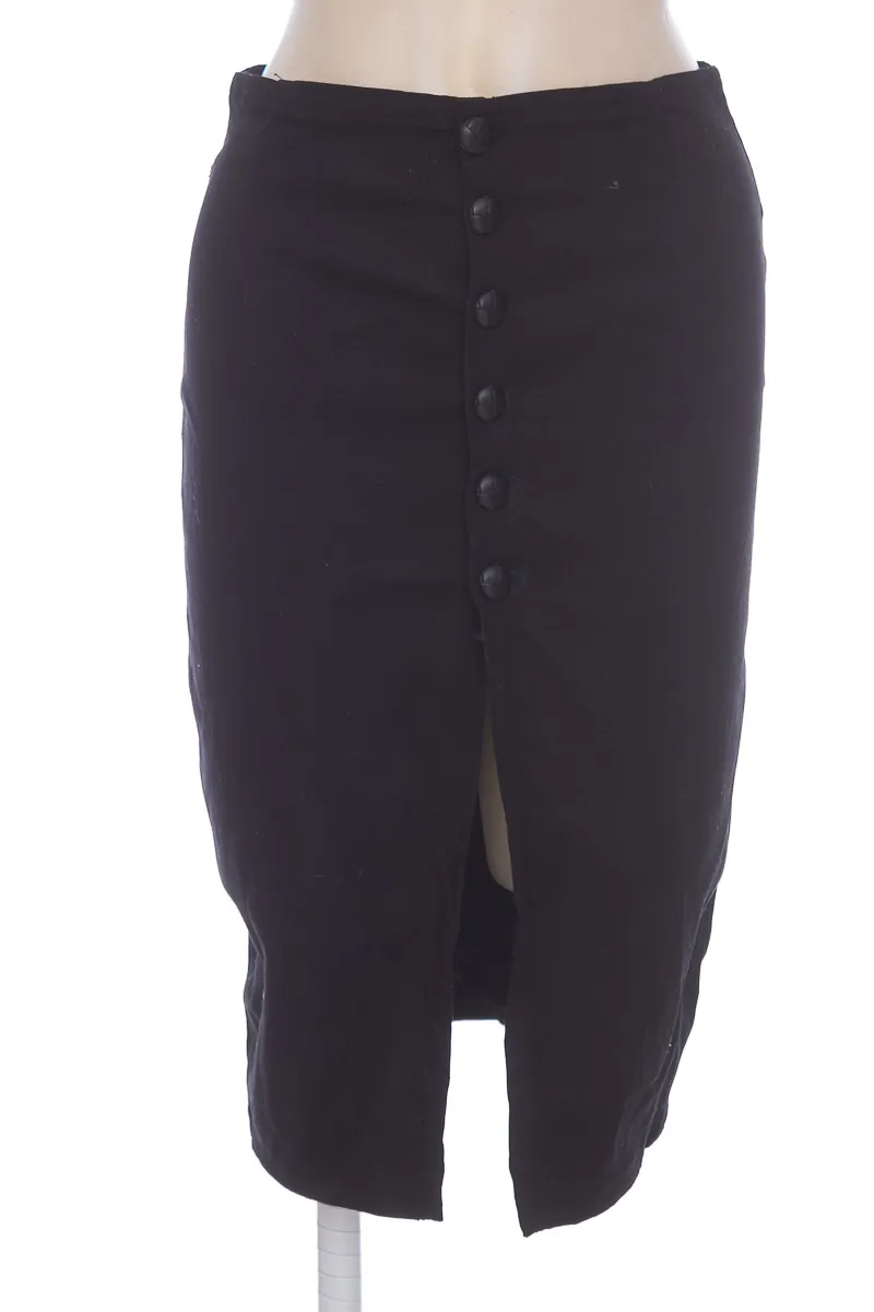 FALDA COLOR NEGRO  CLOSEANDO