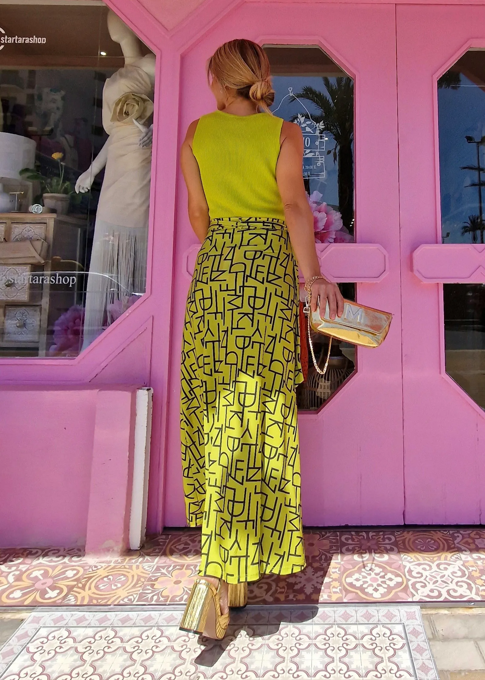 Falda midi estampado letras