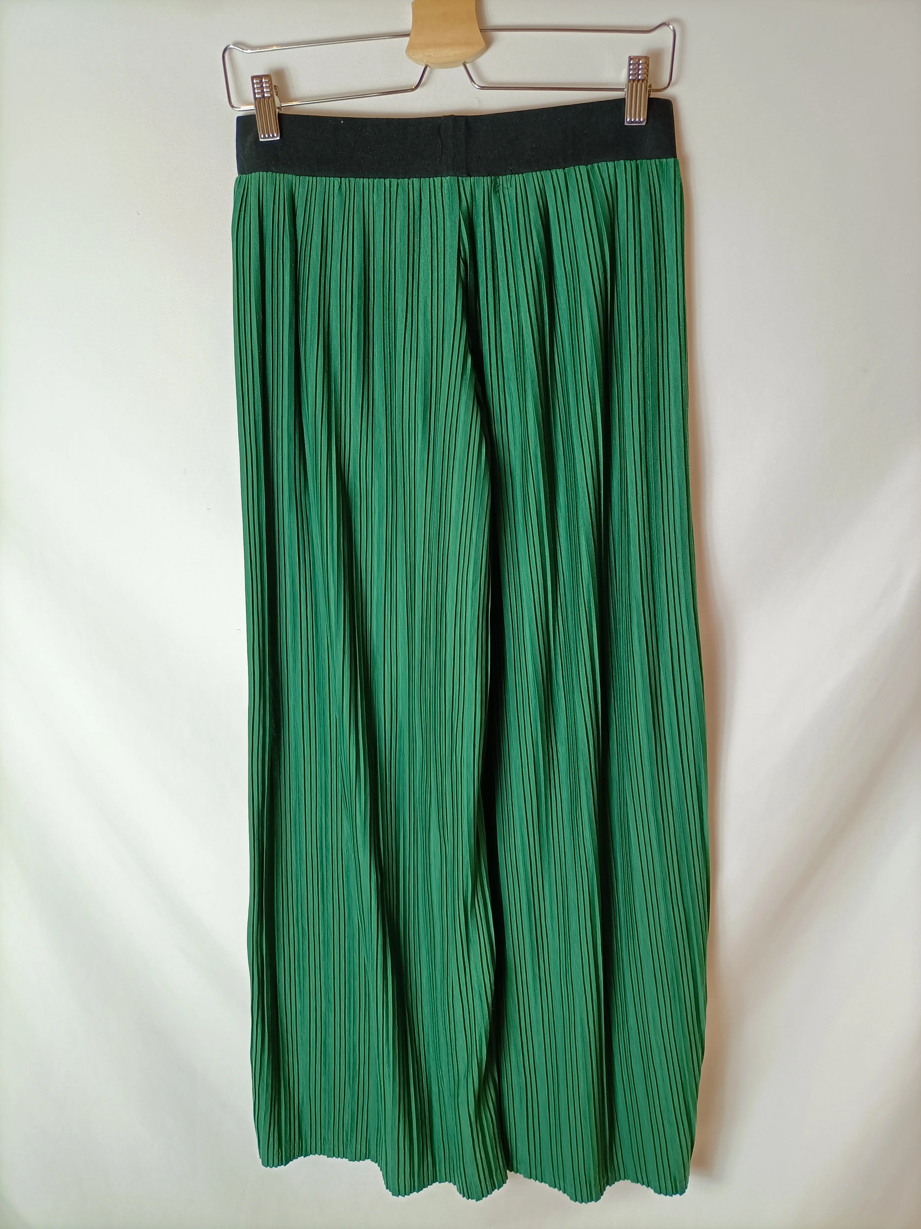FOREVER21.Pantalón plisado verde T.xs
