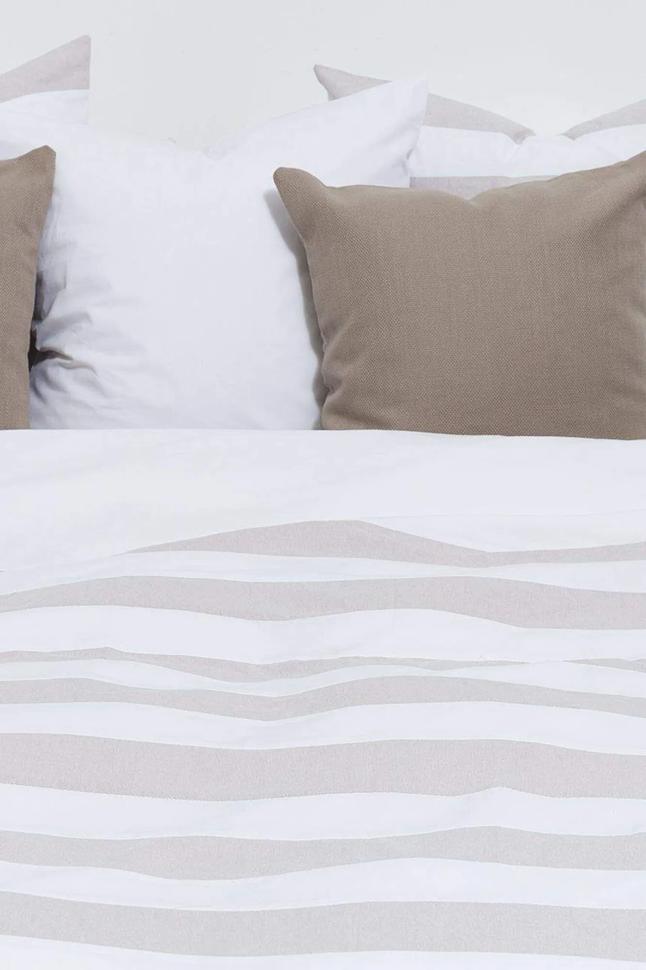 FUNDA N&OACUTE;RDICA ALGOD&OACUTE;N PERCAL COMBINACI&OACUTE;N TEJIDOS. CAMA 8090CM.