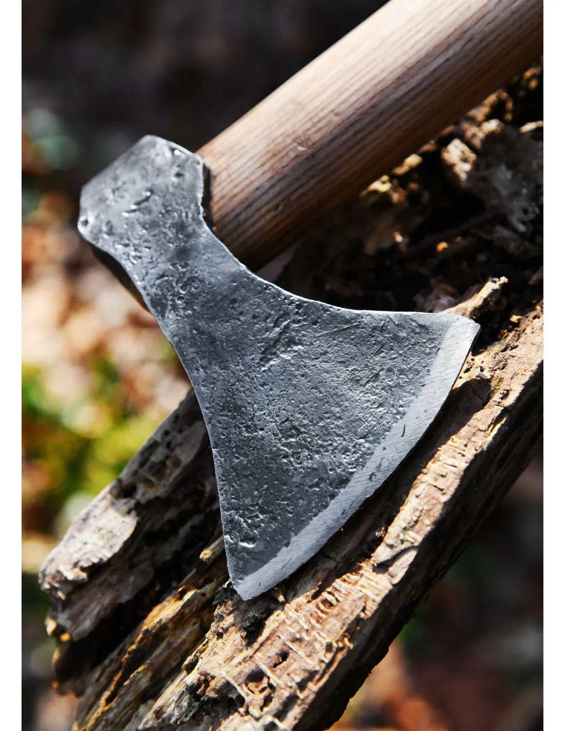 Hacha Vikinga con acero forjado a mano, tipo G (62 cm.)