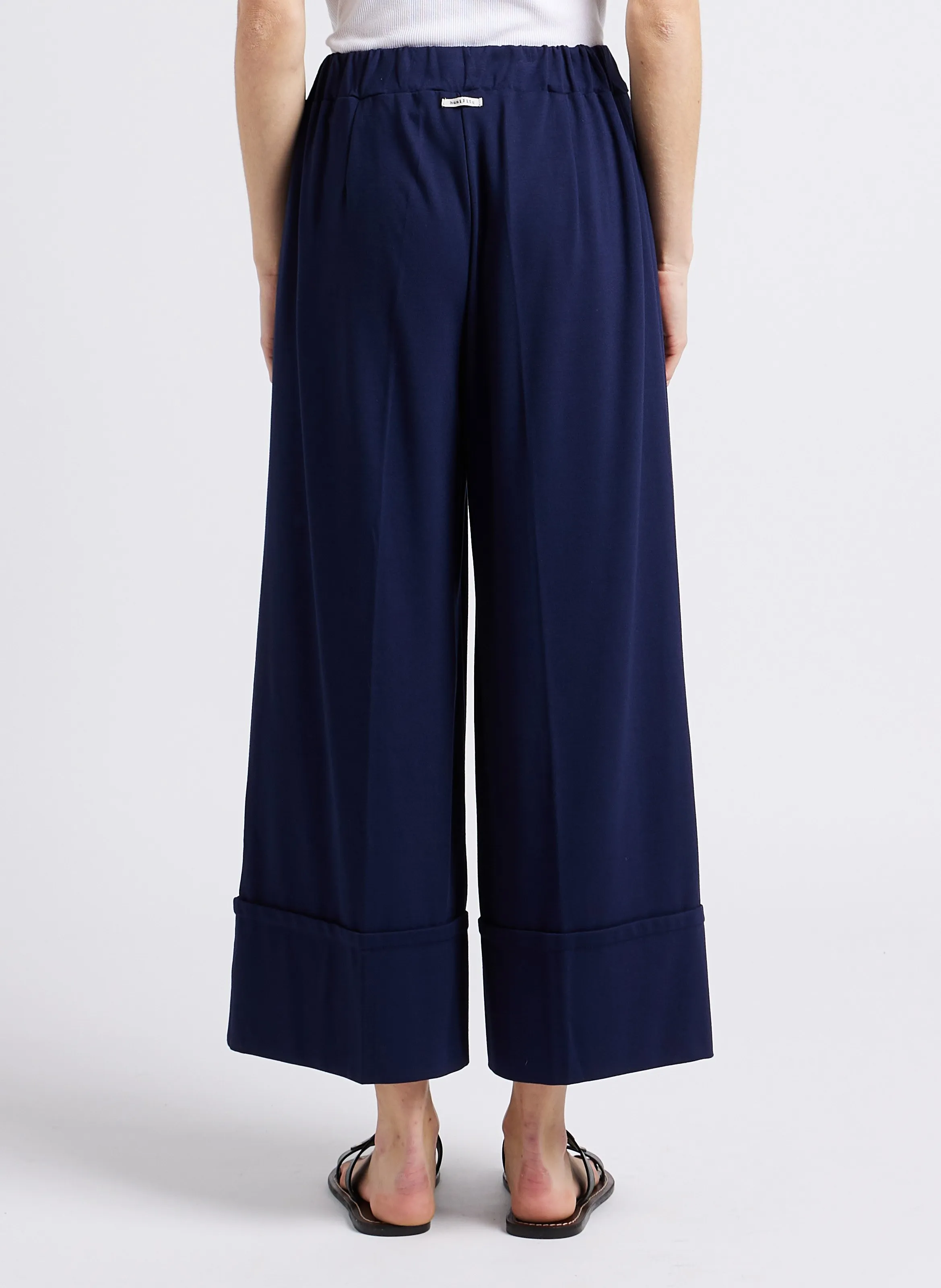 HUMILITY Pantalón ancho tobillero con dobladillos de punto milano elástico en azul