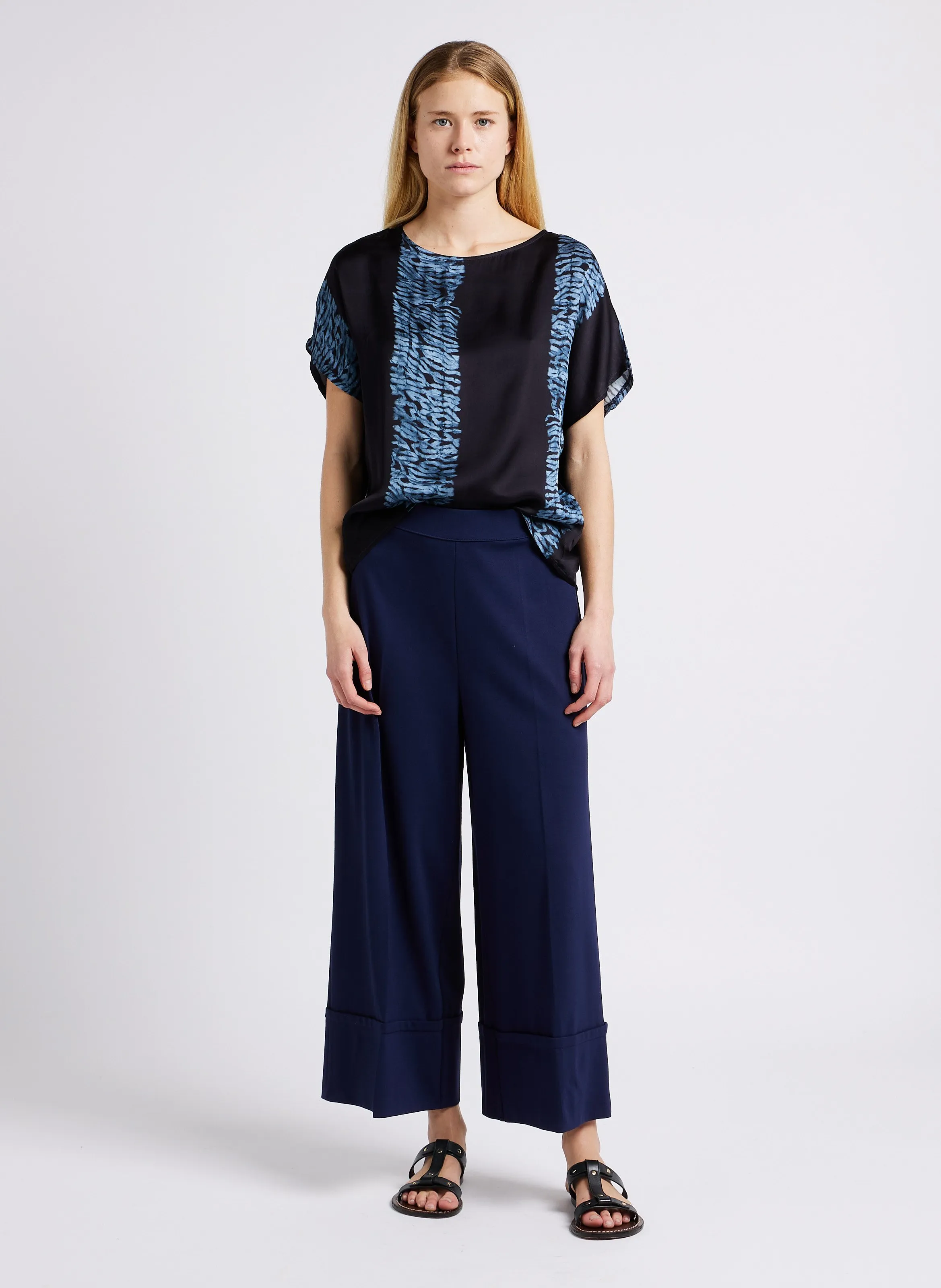 HUMILITY Pantalón ancho tobillero con dobladillos de punto milano elástico en azul