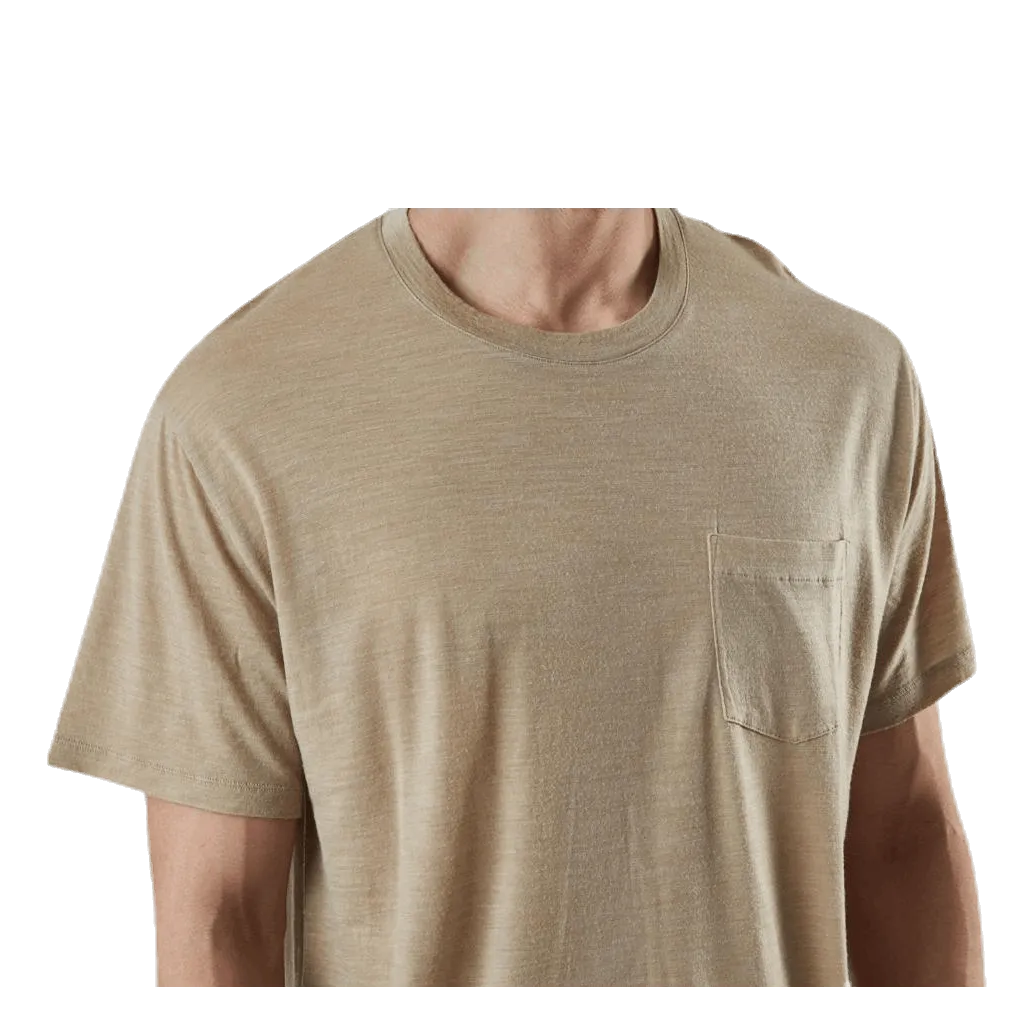 Icebreaker Nature Dye Drayden SS Pocket Crewe Beige