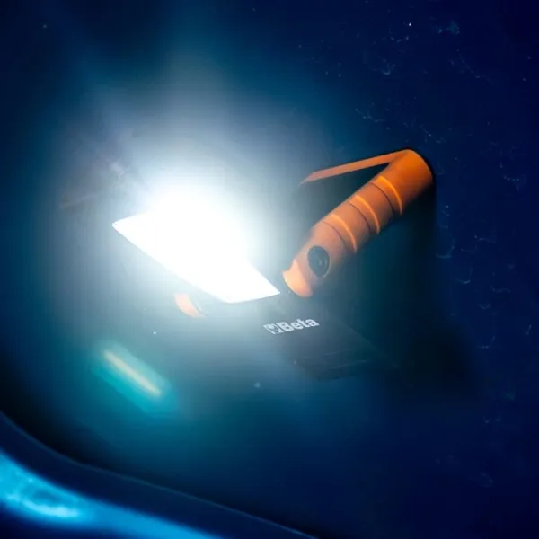 Lámpara LED recargable compacta