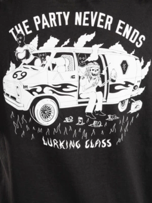 Lurking Class Party Never Ends Camiseta