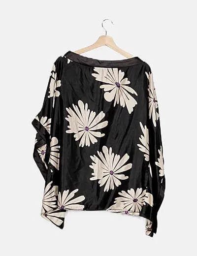NoName Poncho negro satinado estampado floral