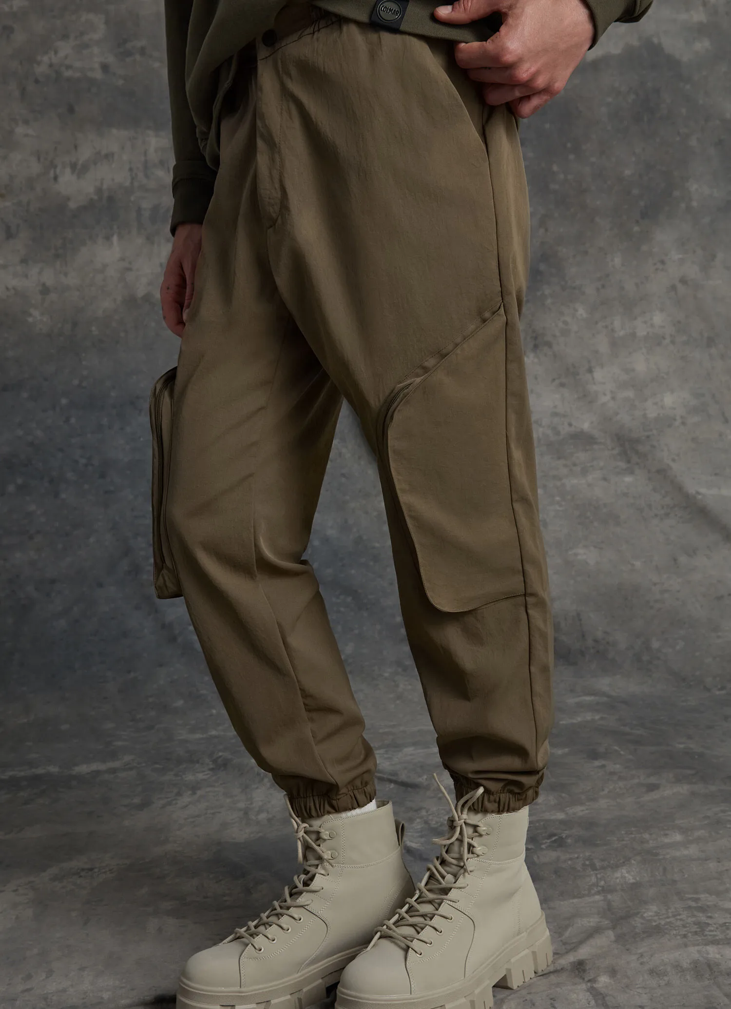 Pantalón cargo de tejido técnico