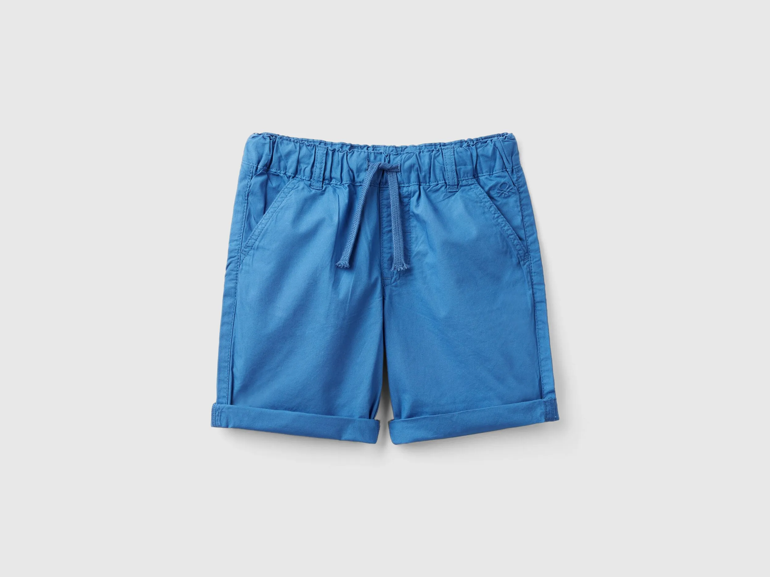 Pantalón corto de 100 % algodón con cordón