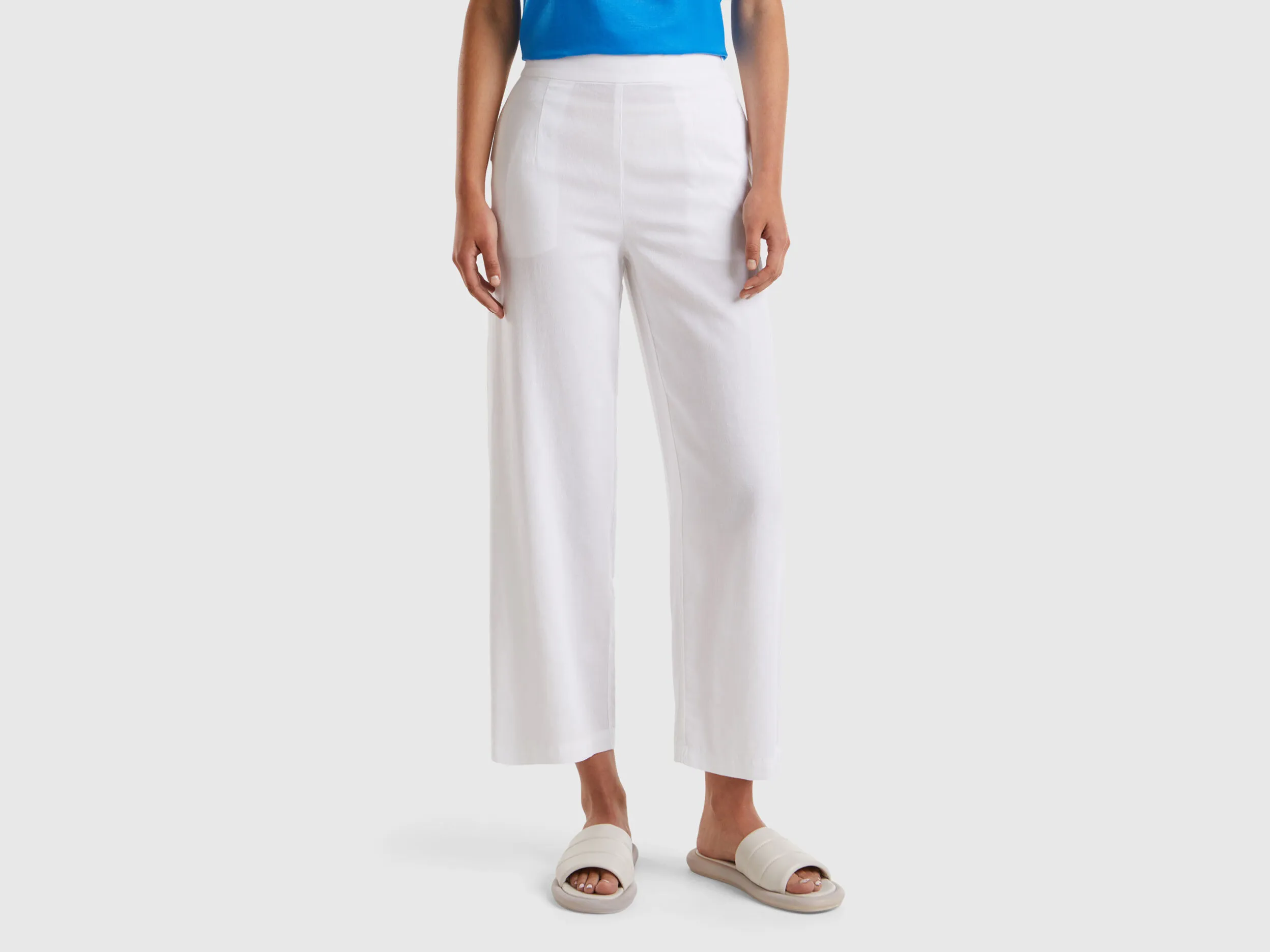 Pantalón cropped en mezcla de viscosa sostenible