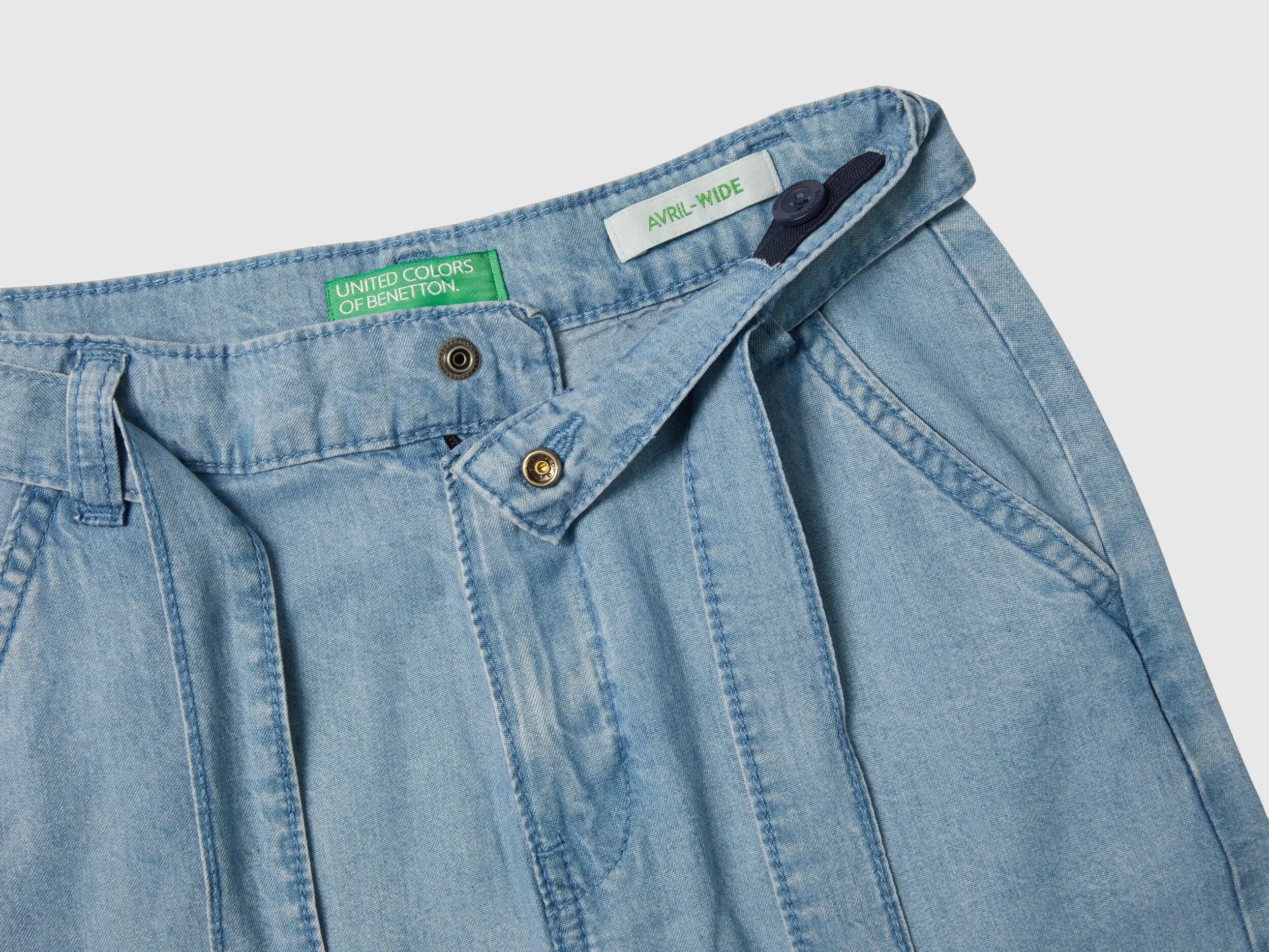 Pantalón wide fit de cambray