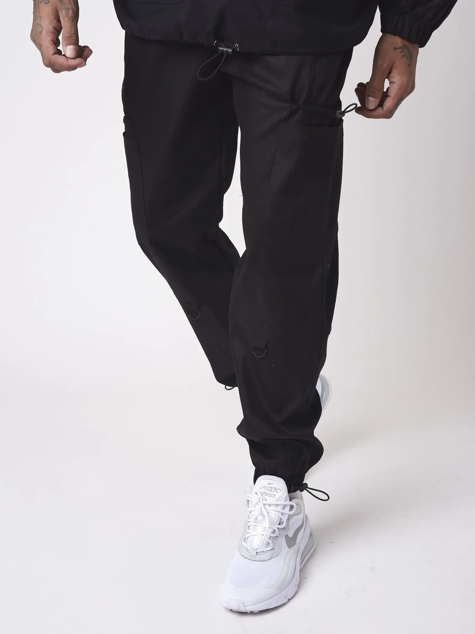 Pantalón cargo elástico
