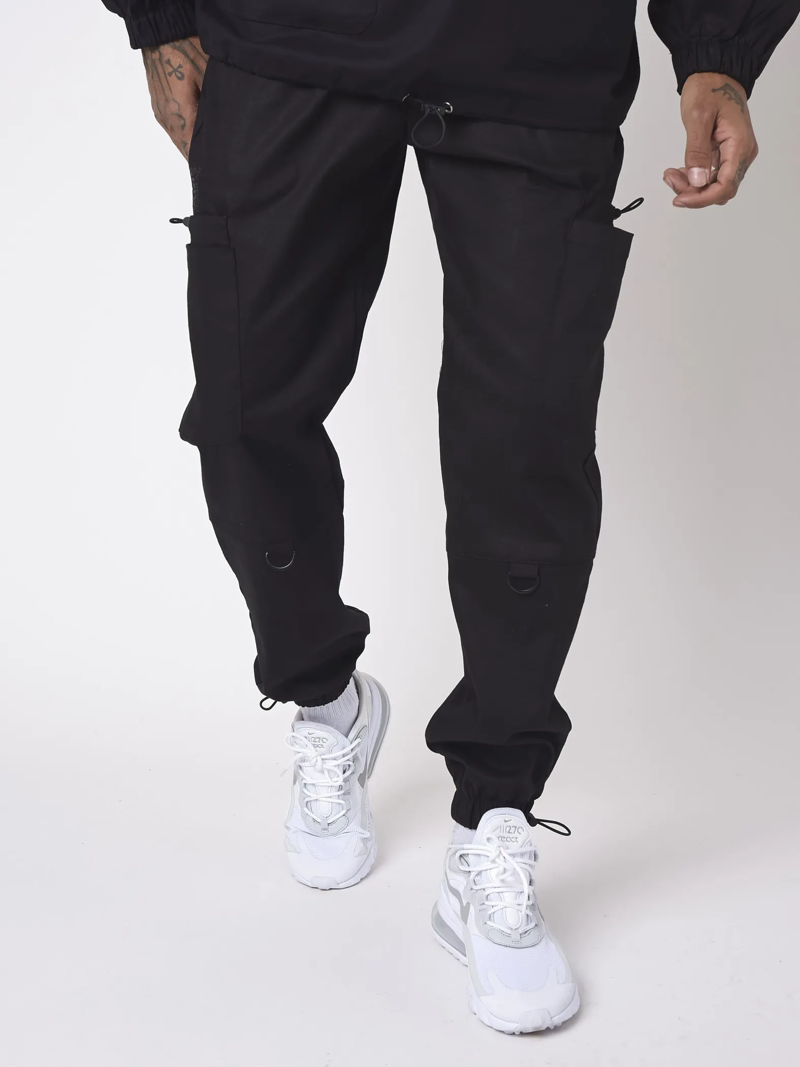 Pantalón cargo elástico