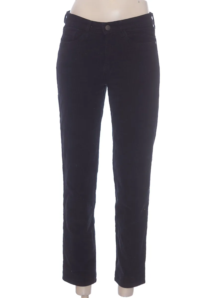 PANTALóN COLOR NEGRO  CLOSEANDO