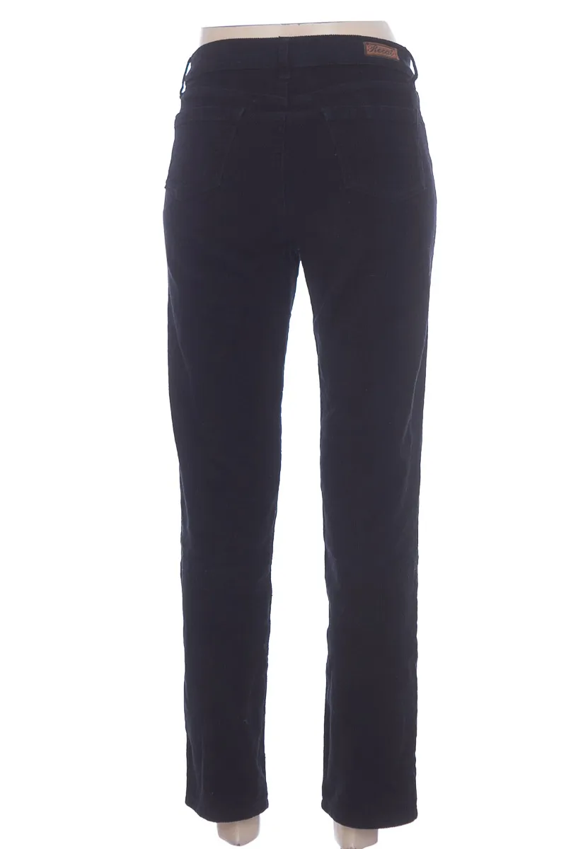 PANTALóN COLOR NEGRO  CLOSEANDO