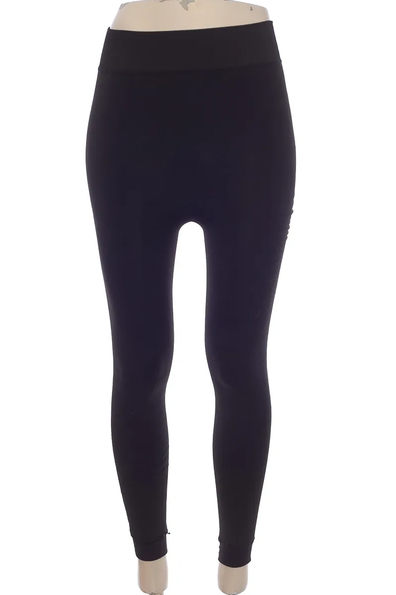 PANTALóN COLOR NEGRO  TAHARI