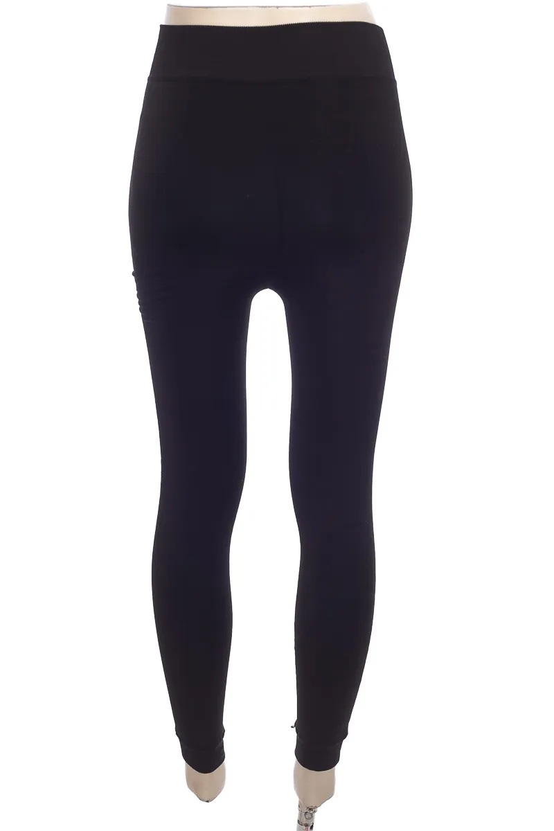 PANTALóN COLOR NEGRO  TAHARI