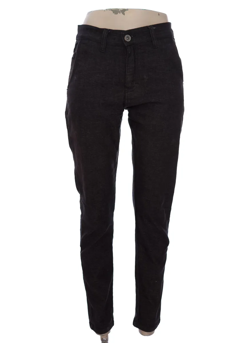 PANTALóN COLOR NEGRO  VERLIOM