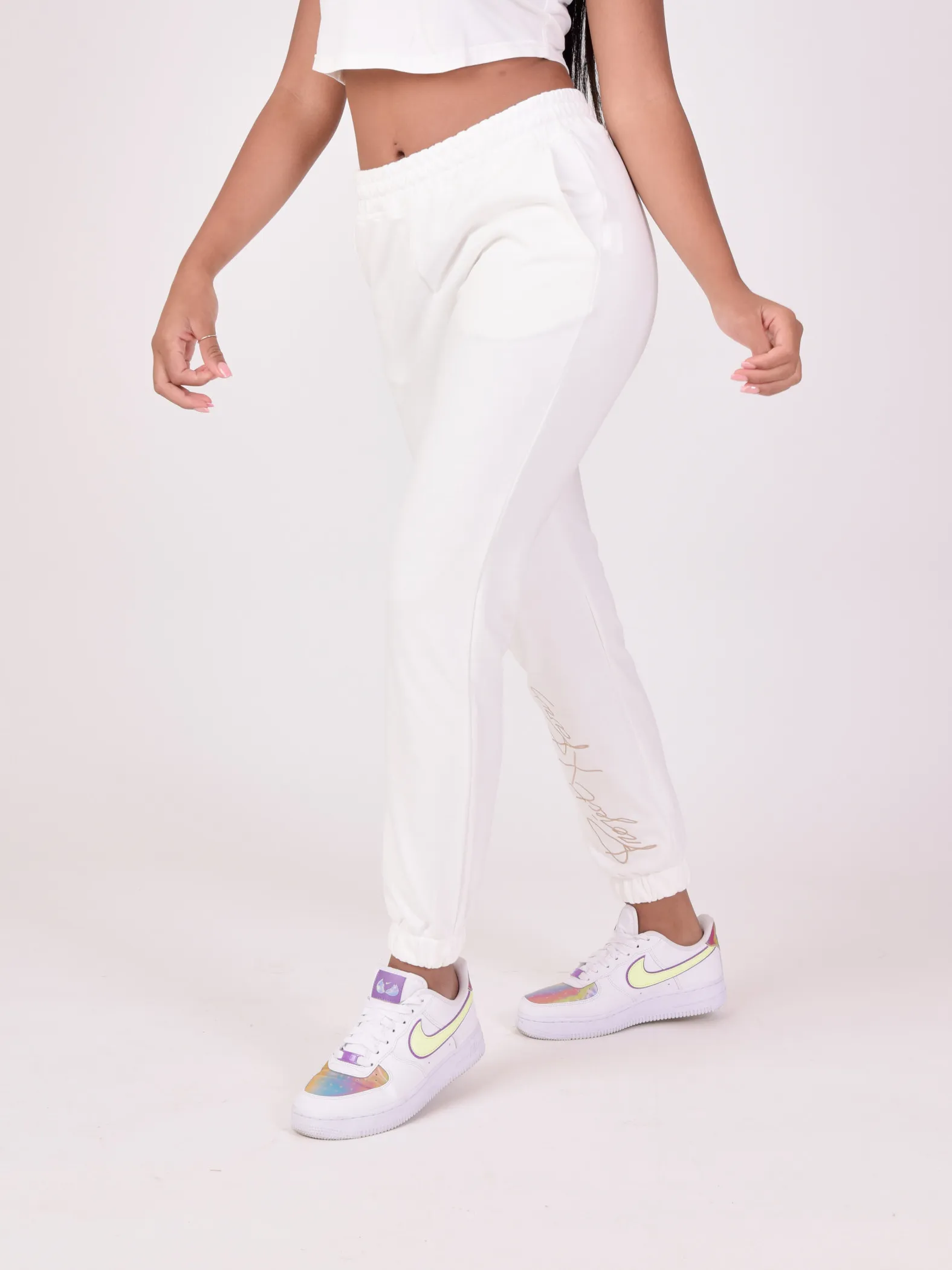 Pantalón de chándal básico con logotipo bordado