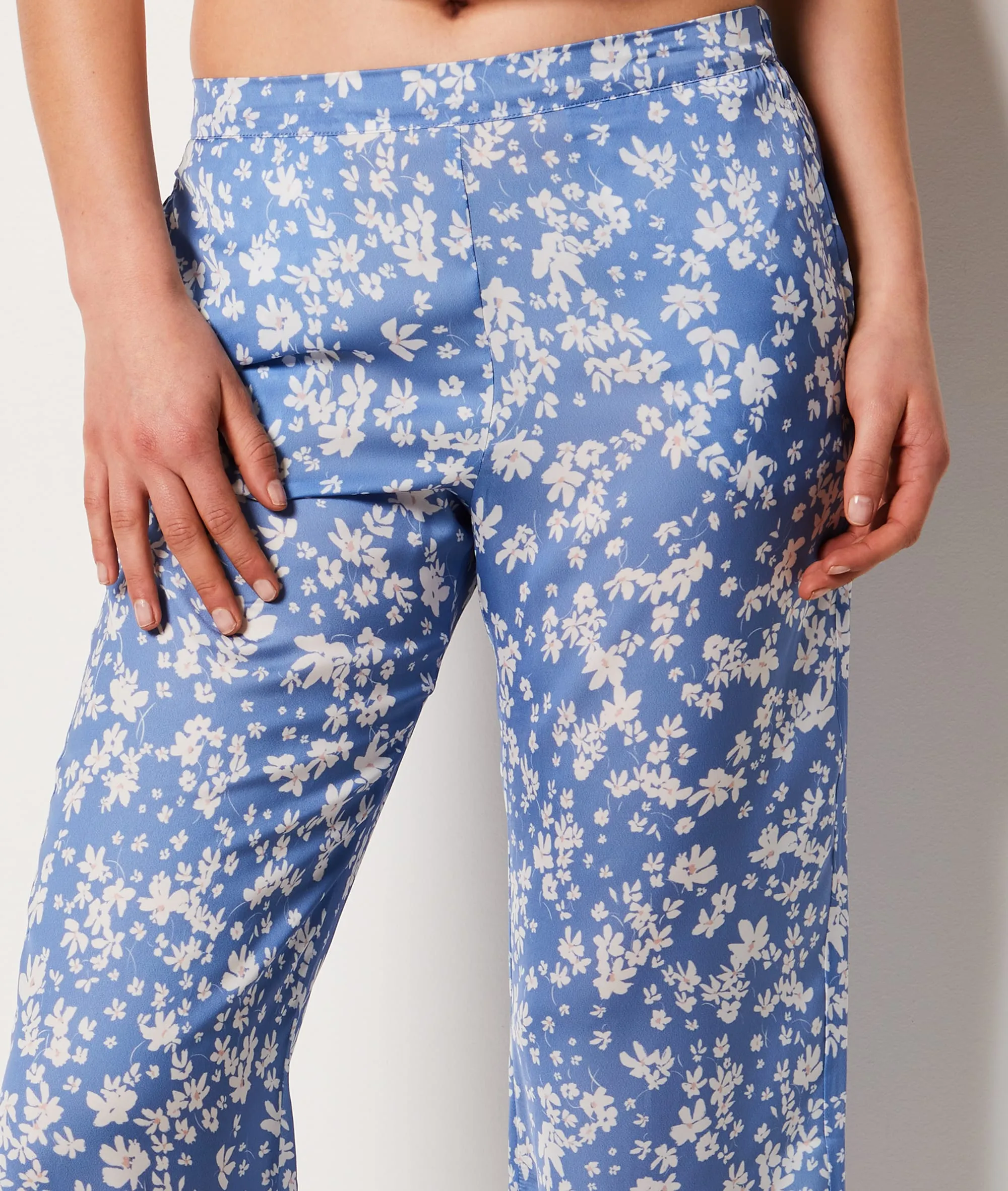 PANTALóN ESTAMPADO FLORAL LAVENDER IMP FD MAUVE.  ETAM