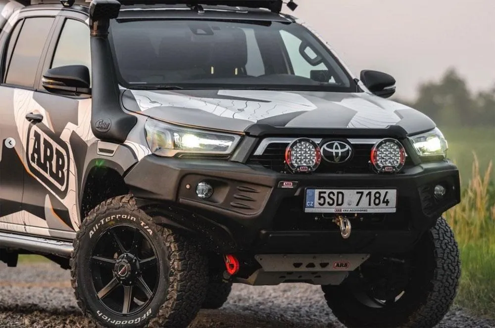 Paragolpes Delantero STEALTH Bar (Goma) para Toyota Hilux Revo 2016+