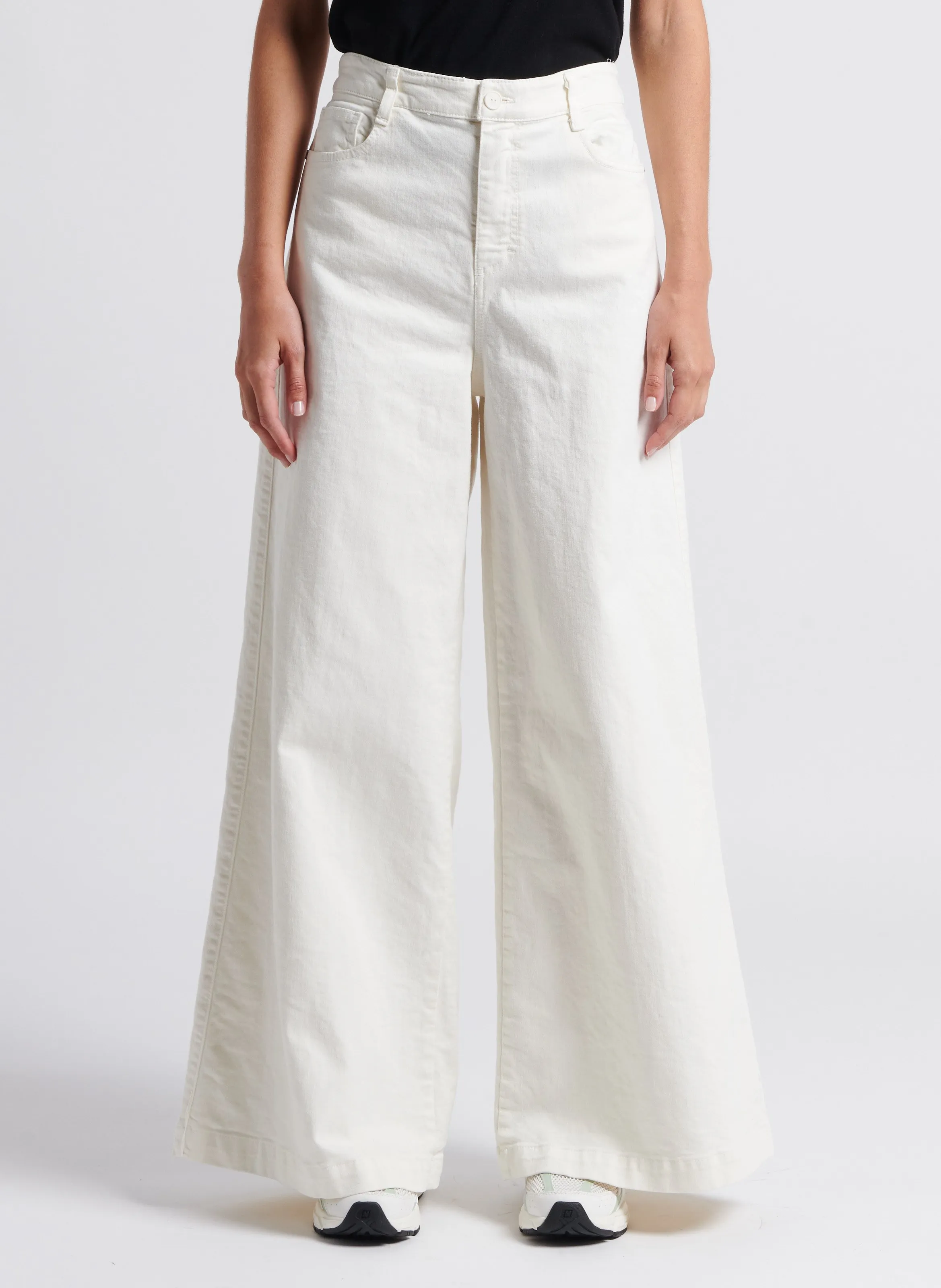 PLEASE Vaquero bootcut de mezcla de algodón de tiro alto en blanco