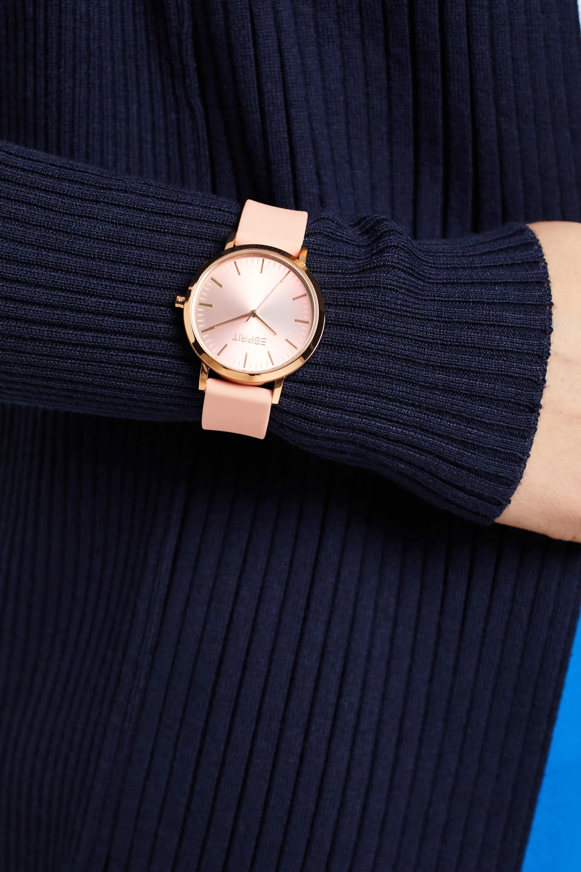 Reloj de acero inoxidable con correa de goma